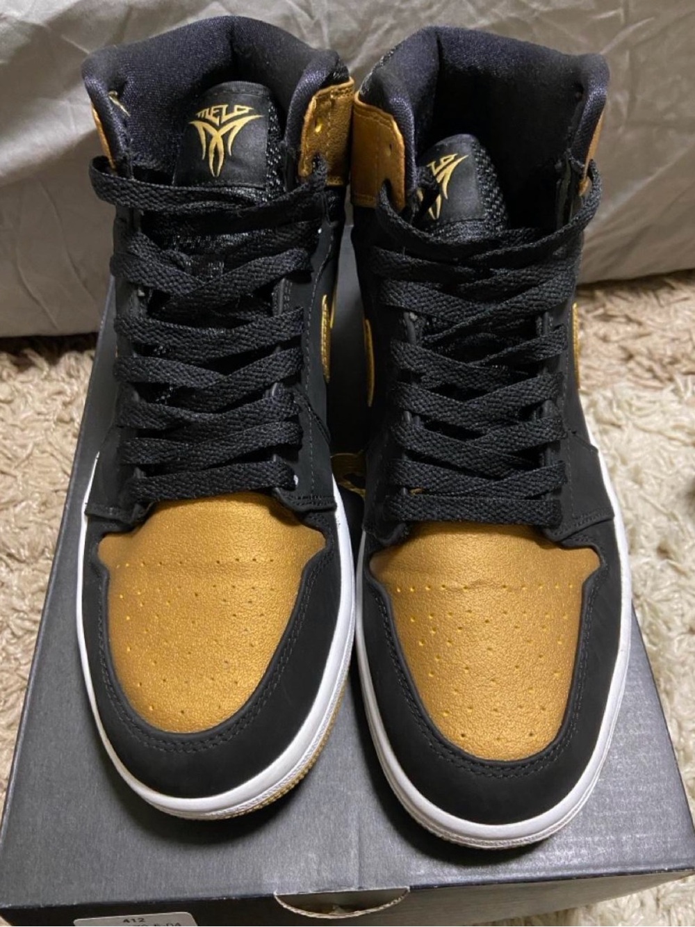Jordan Men's Black and Gold High-Top Athletic Sneakers